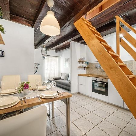 Studio Apartman Salis Vodice Apartment Екстериор снимка