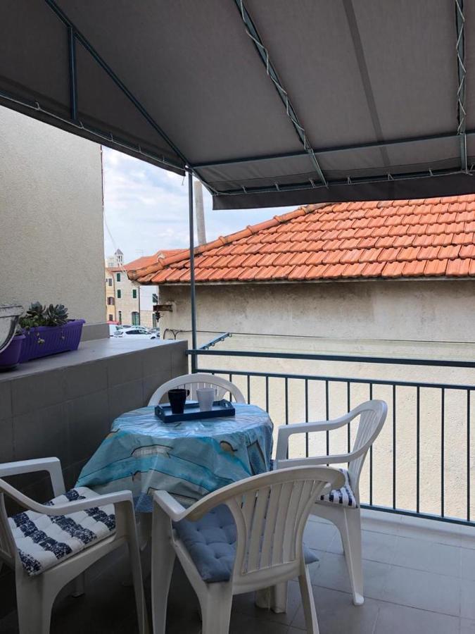 Studio Apartman Salis Vodice Apartment Екстериор снимка